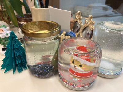 ショートケア茶話会　スノードーム作り